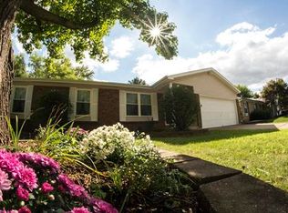 25 N Harris Dr, Saint Peters, MO 63376