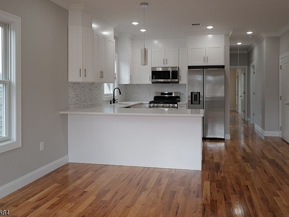 3rd image of 109 N 2nd St