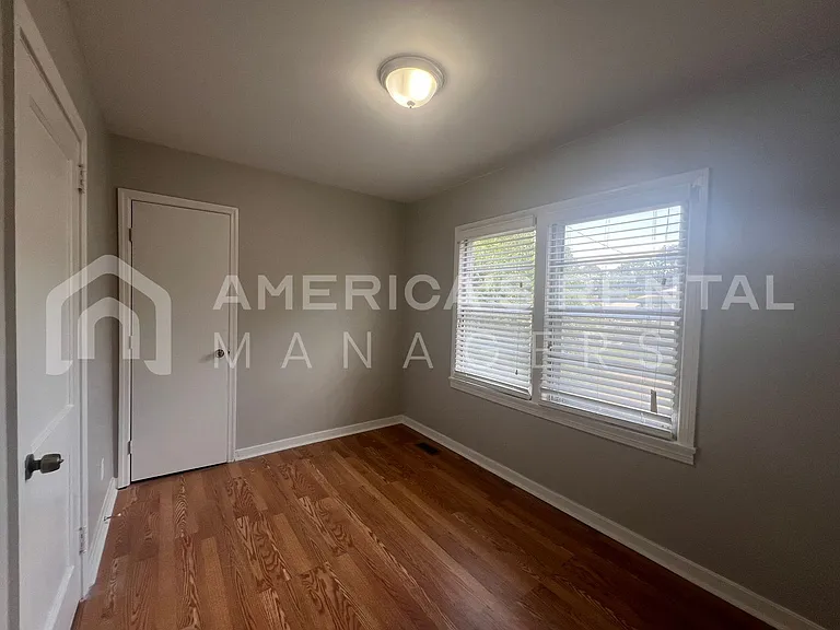 1318 Woodward Rd — Photo 15