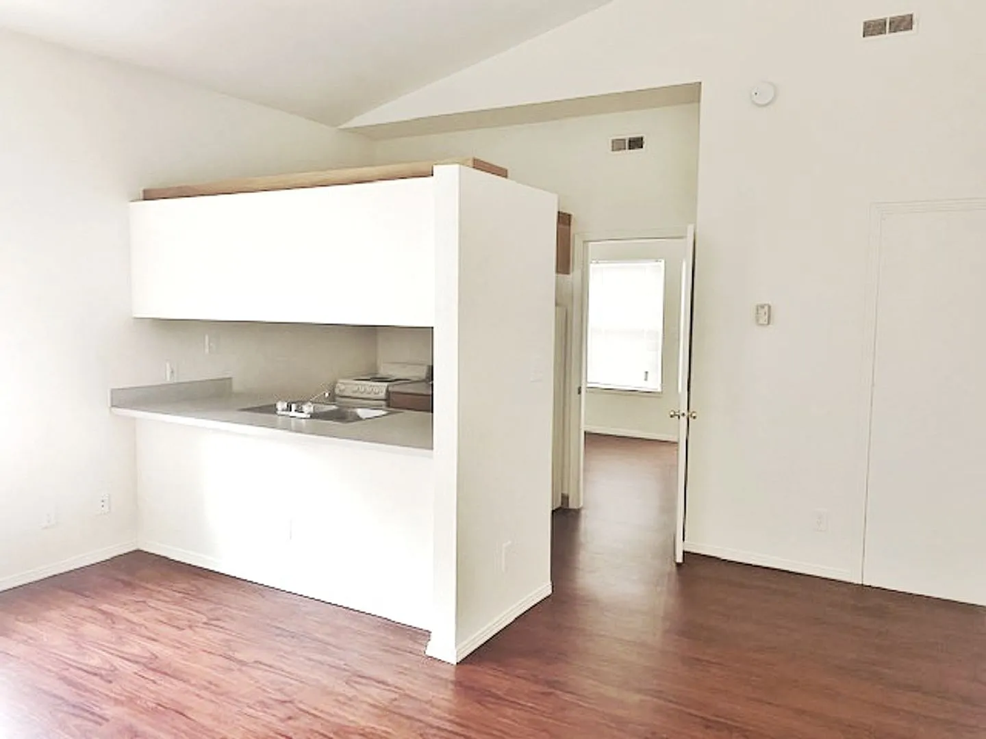Charming 1 Bedroom, 1 Bath Apartment in Downtown Boise — Photo 4