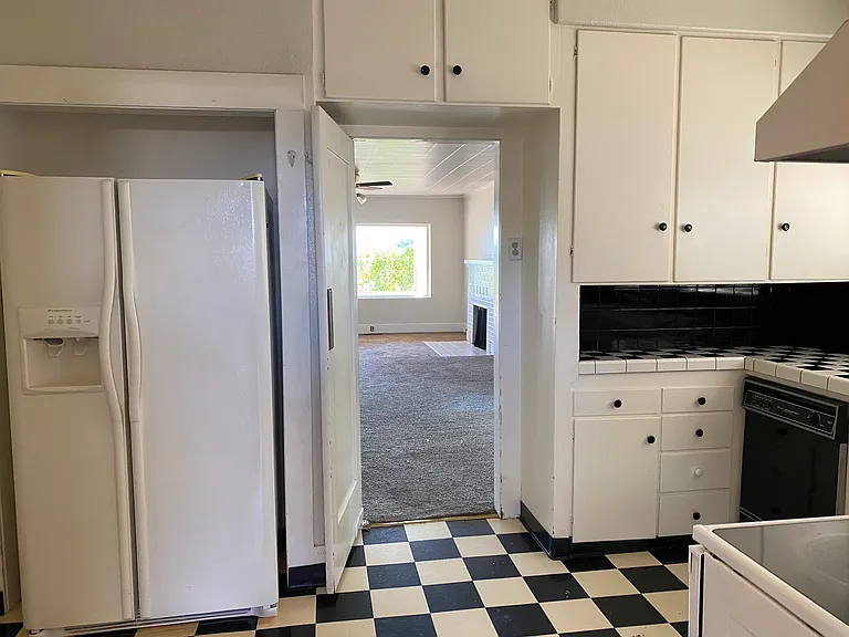 945 Rio St — Photo 22