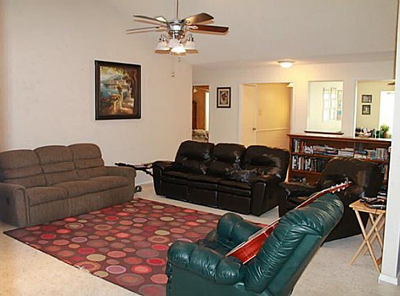 3rd image of 2106 Sierra Vista Ct