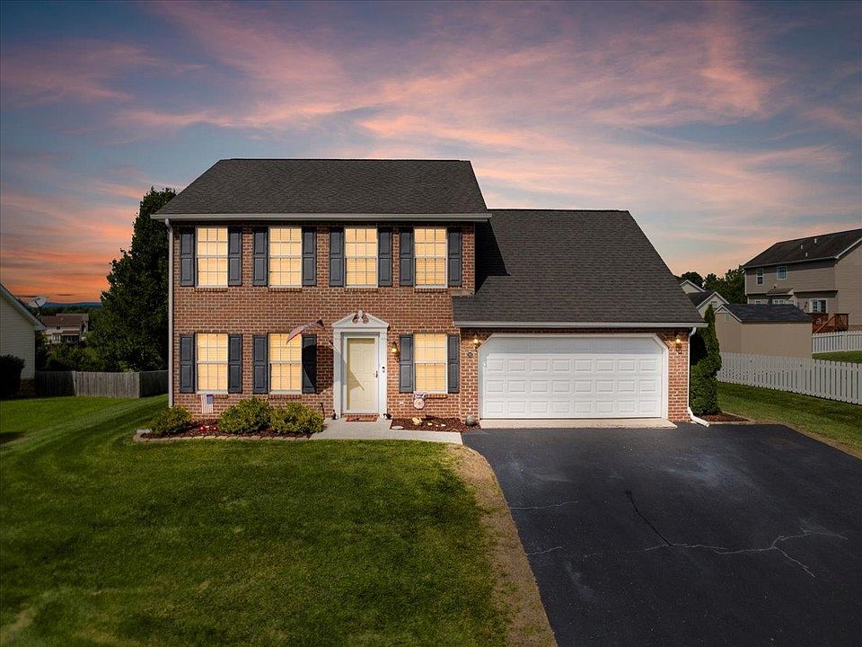 1st image of 215 Berkshire Dr