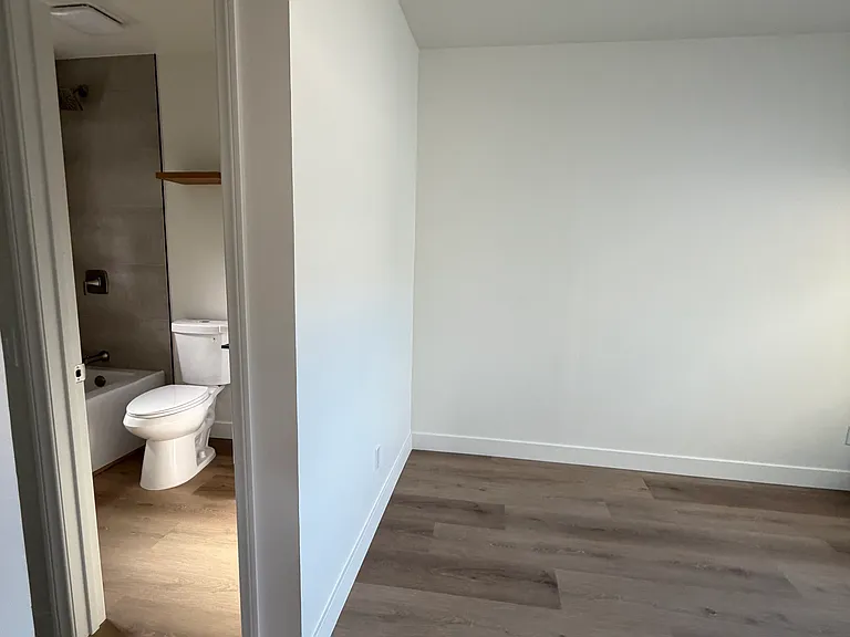 2122 J St #1/2 — Photo 7