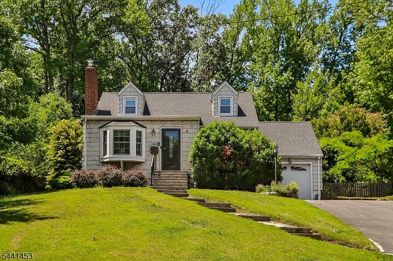 1st image of 1661 Ramapo Way