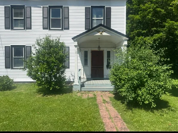 1648 Valley Dr, Syracuse, NY 13207