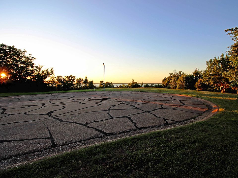 1st image of Wood Lake Dr