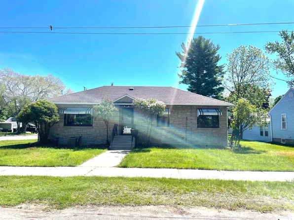 3308 14th St, Menominee, MI 49858