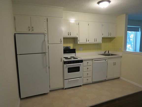 2nd image of 50 Green St APT 416
