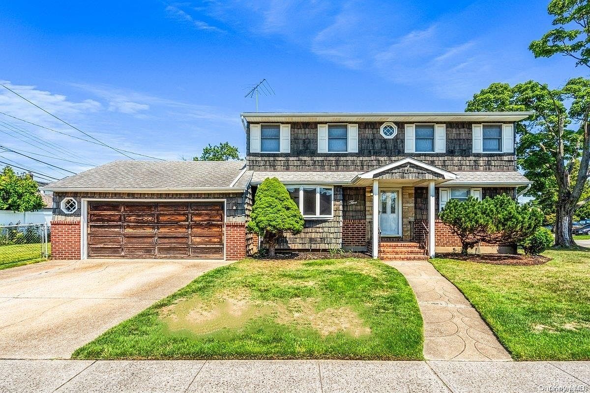 5 Tenafly Drive, New Hyde Park, NY 11040 | Zillow