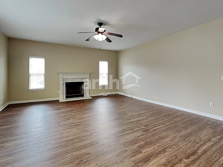1209 Bending Creek Dr — Photo 7