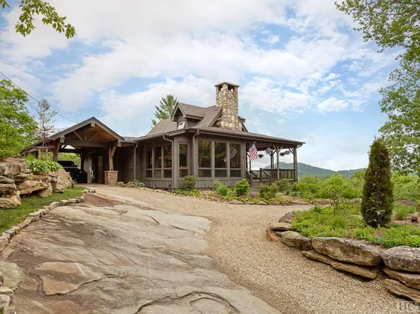 1098 Black Bear Trail, Glenville, NC 28736