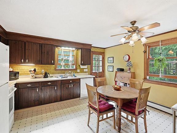 5th image of 46 Prospect St