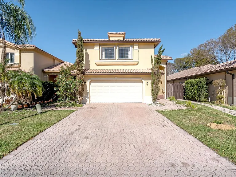 5160 NW 112th Ct — Photo 2