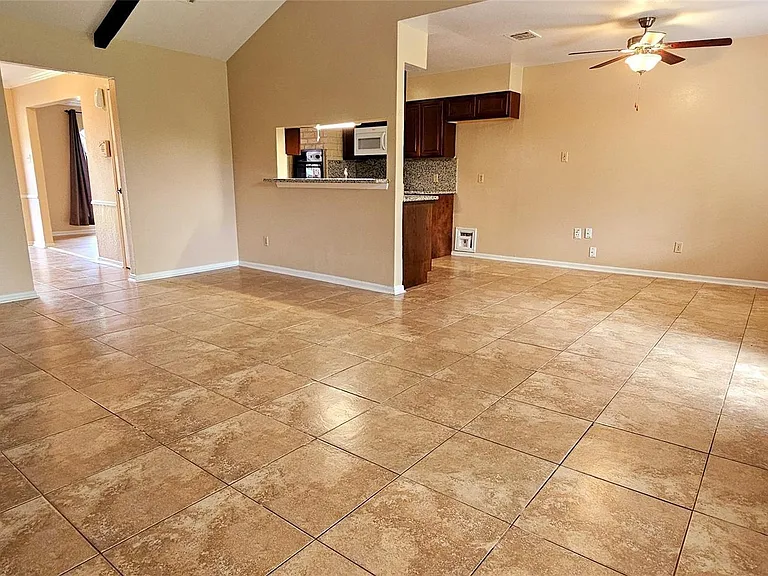6719 McCullum Rd — Photo 7