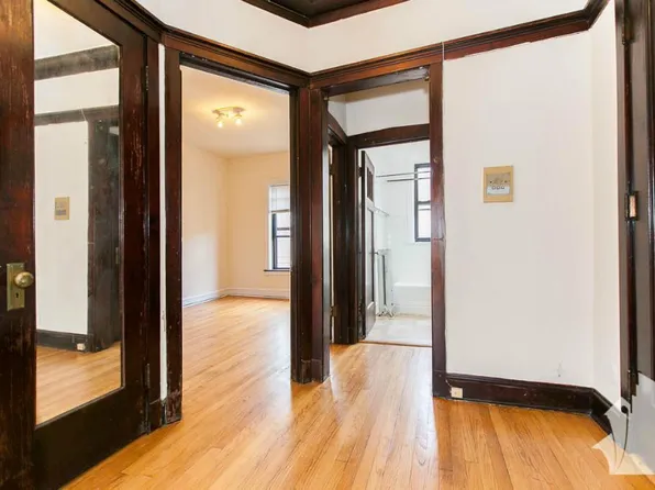 2428 N Sawyer Ave APT 1W, Chicago, IL 60647