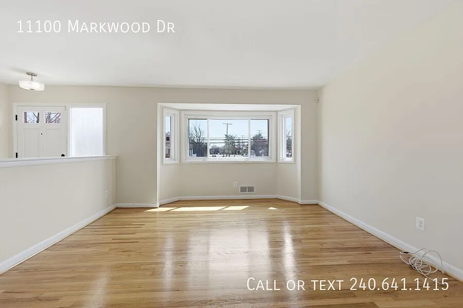 Charming 3 BR/2 BA Single-Family Home in Silver Spring! — Photo 2