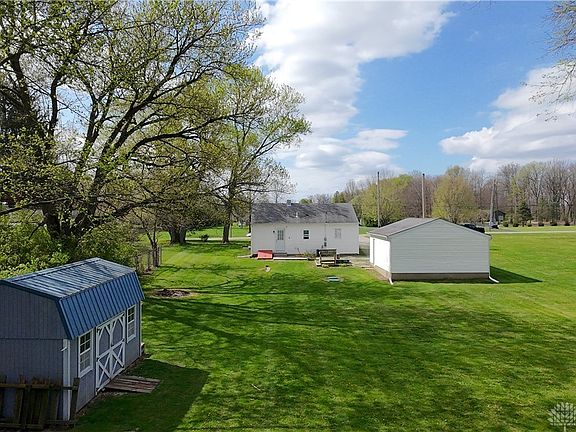 4th image of 1042 Willow Rd
