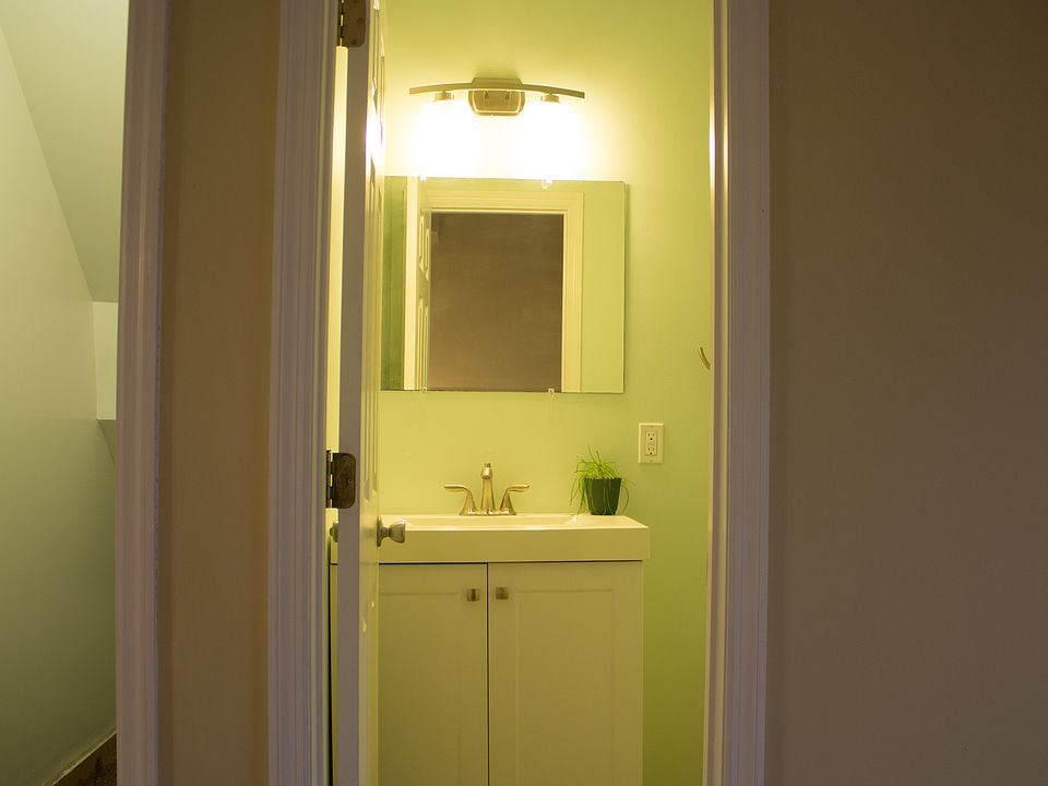 2nd image of 5718 Maple Ave