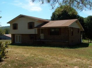 2406 S Dicks Creek Rd, La Fayette, GA 30728