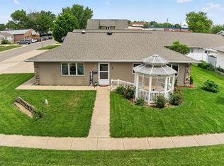 222 W 2nd St, Carroll, IA 51401