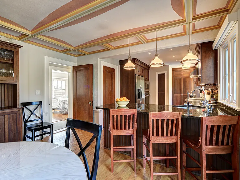 33 Talmage Ln — Photo 8