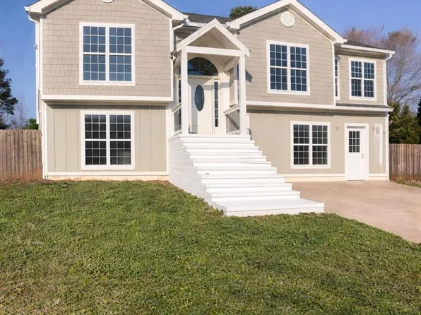 1250 Persimmon Place Dr, Bethlehem, GA 30620