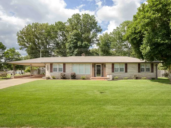 1103 Ford Ave, Muscle Shoals, AL 35661