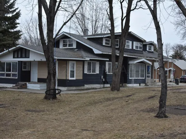 310 2nd Ave SE, Hankinson, ND 58041