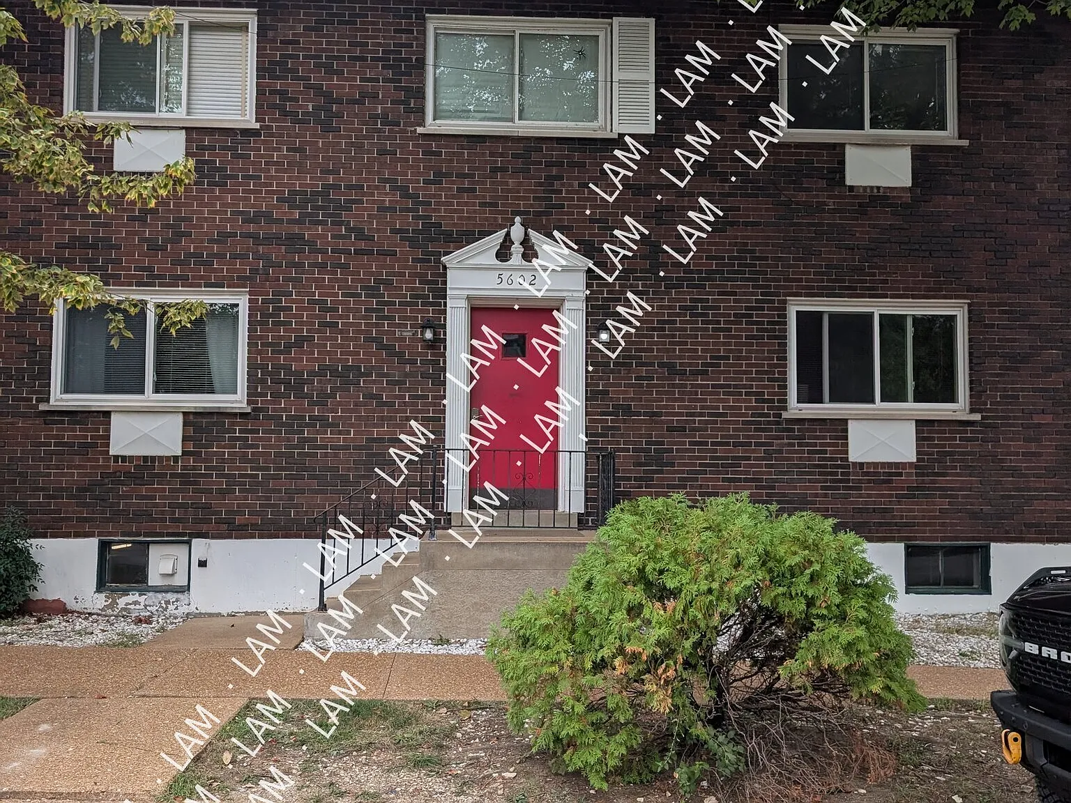 5602 Dewey Ave — Photo 1
