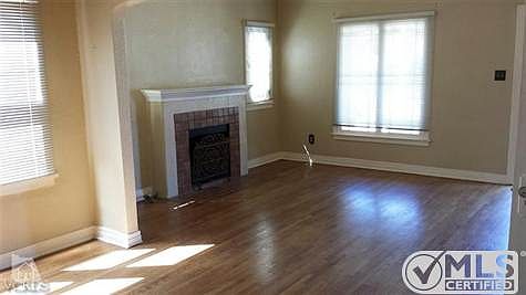 5th image of 458 S Anacapa St