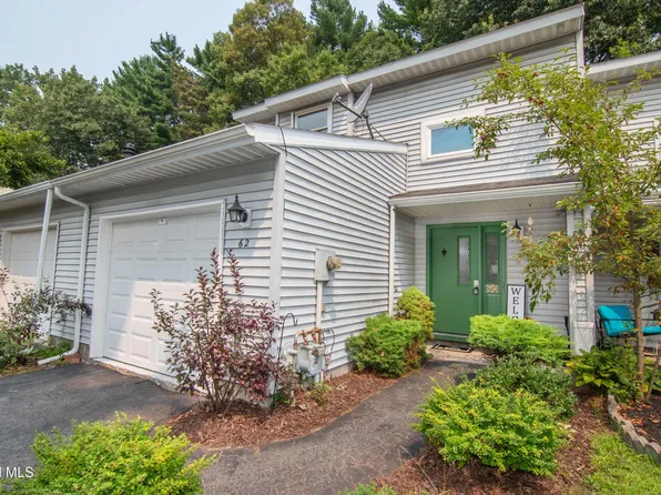 62 Tallow Wood Drive, Clifton Park, NY 12065