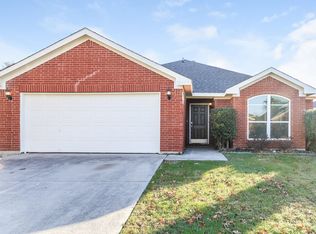 10432 Aransas Dr, Blue Mound, TX 76131