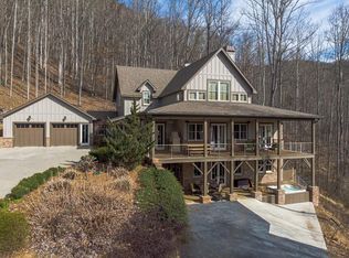 242 Foxwood Dr, Franklin, NC 28734