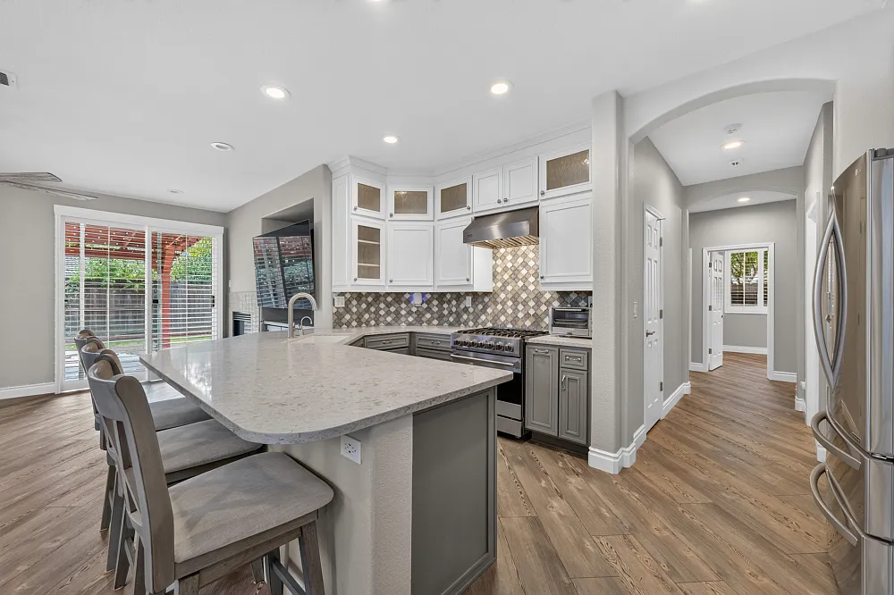 4 bed, 1630 sqft, $4,300 — Photo 1