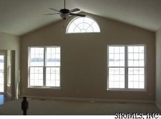 1420 Bridgehampton, Troy, IL 62294