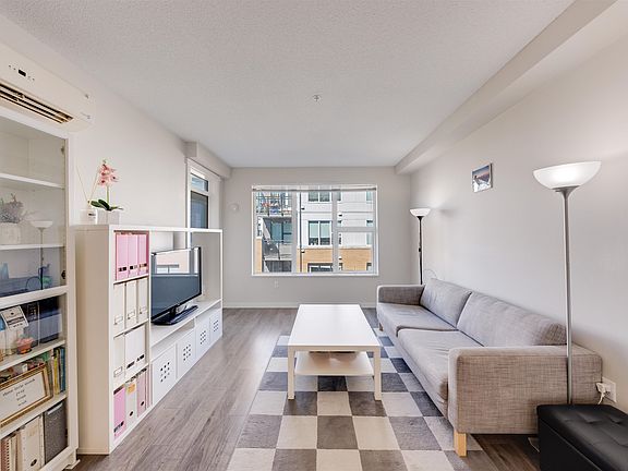 2nd image of 9311 Alexandra Rd #417