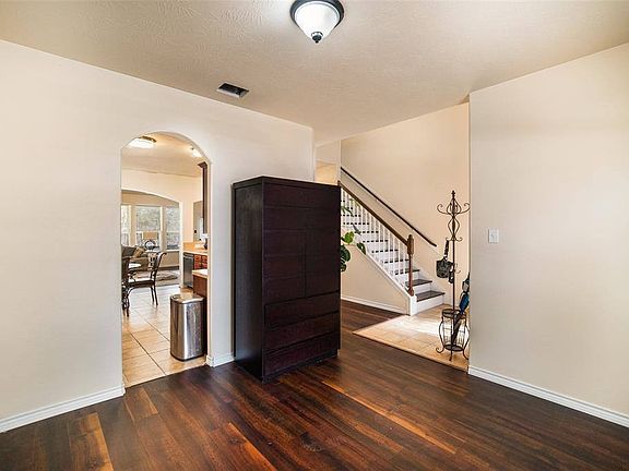 5th image of 21922 Crestworth Ln