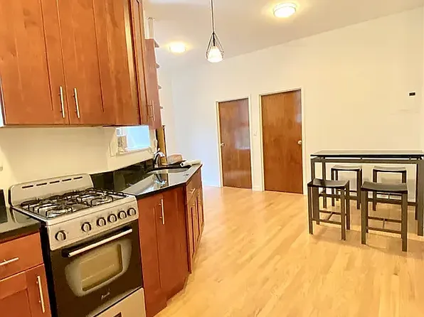 218 E 11th St APT 1, New York, NY 10003