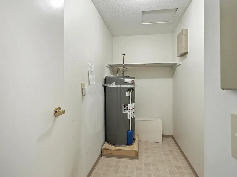 12940 17th Ave #7 — Photo 12