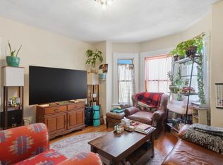 117 Chestnut St #2, Waltham, MA 02453