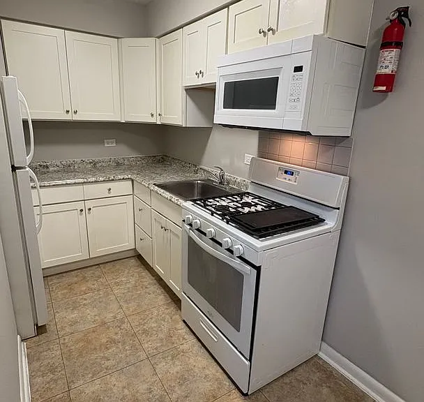 2242 Burr Oak Ave — Photo 4