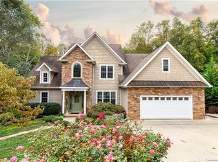 20 Hillcrest Dr, Weaverville, NC 28787