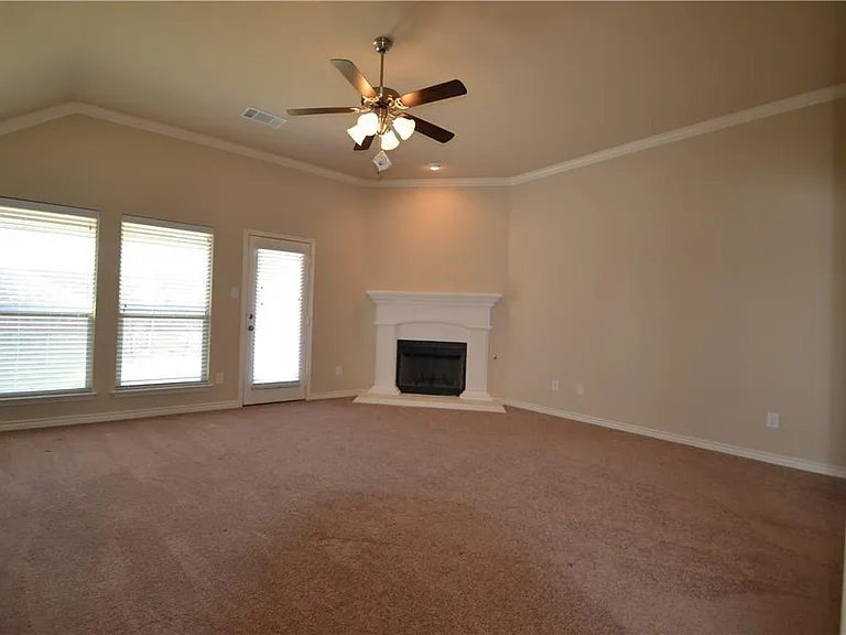 804 Willow Wood Dr — Photo 11