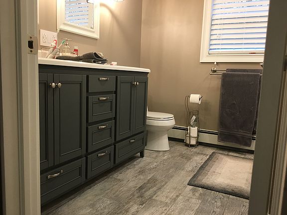 Upstairs bathroom 