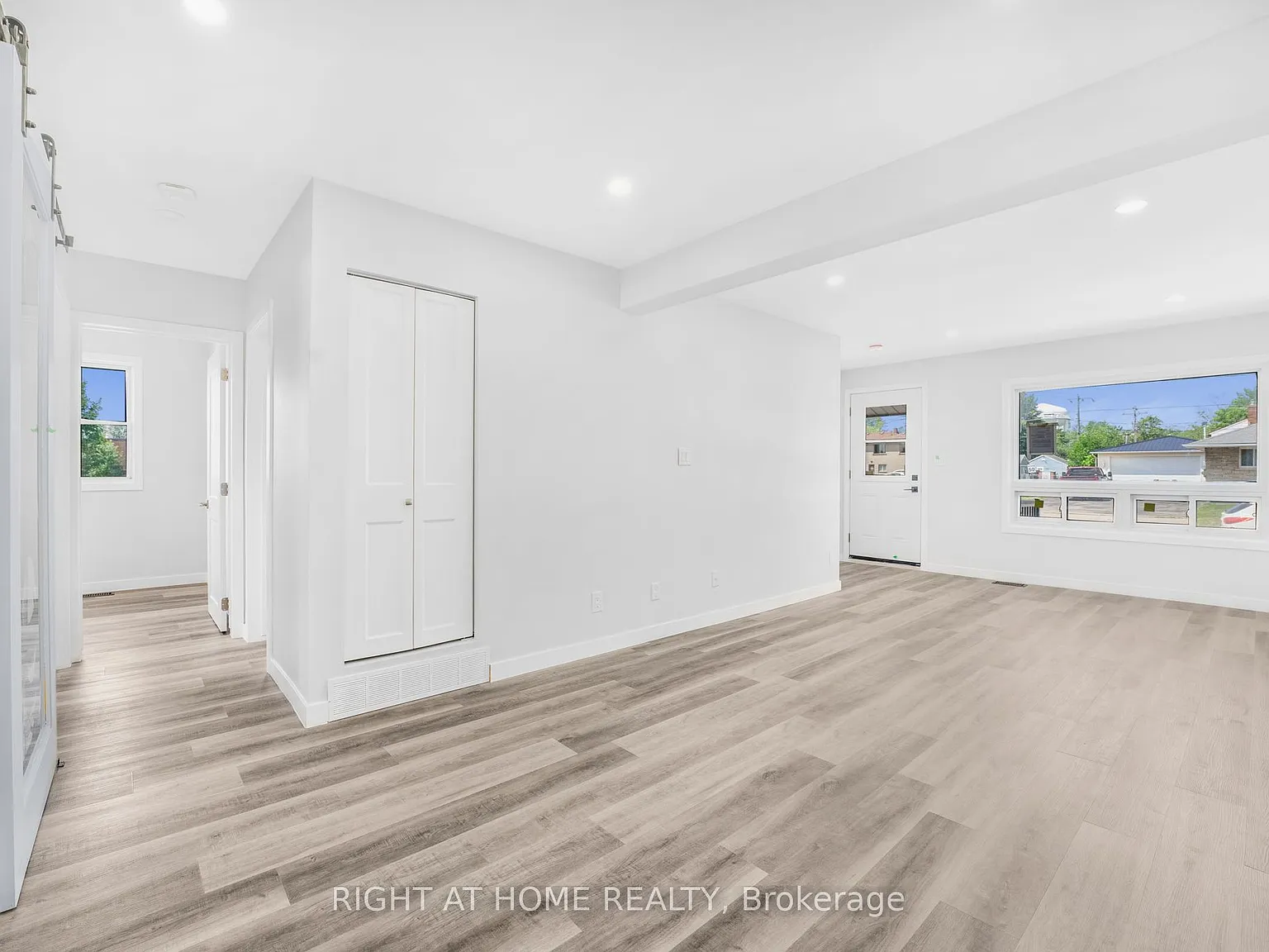 3 bed, $2,050 — Photo 4