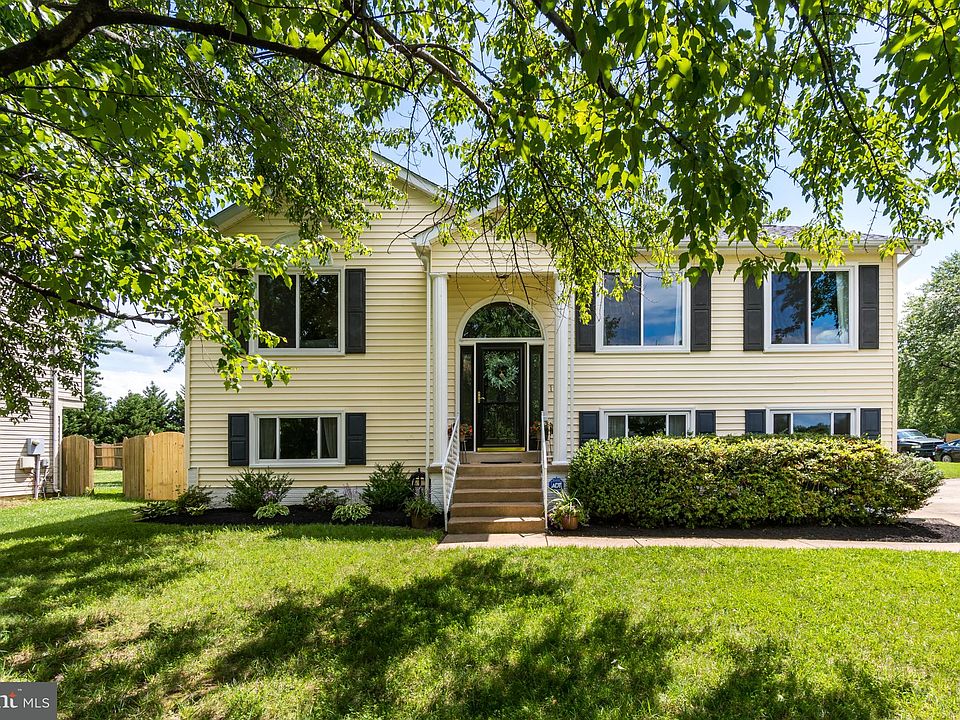 1st image of 11 Banbury Ct