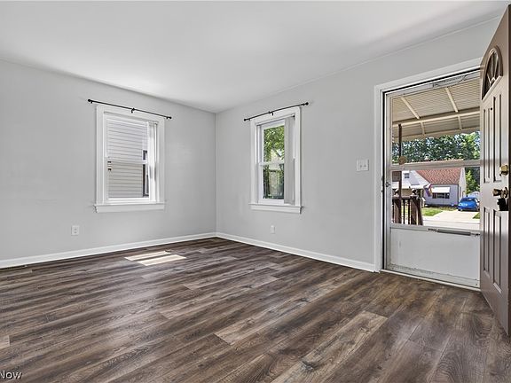 5th image of 29014 Norman Ave