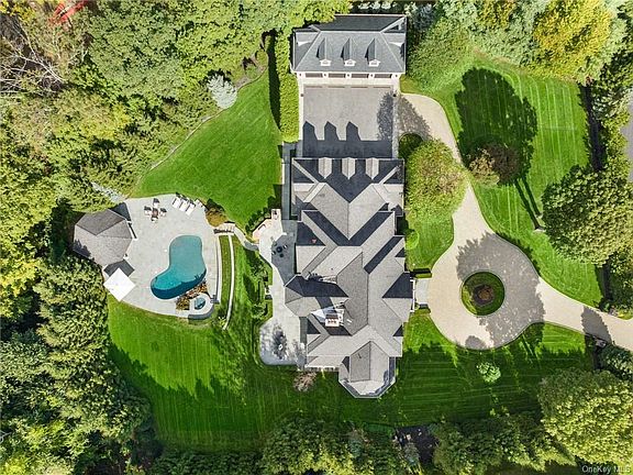 3rd image of 8 Hollow Ridge Rd