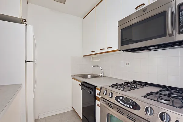 Rented by Compass | media 6